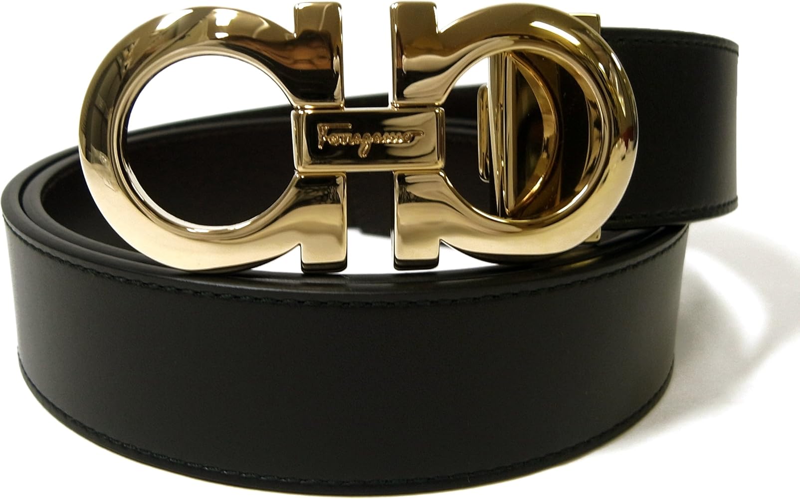 【美品✨】サルヴァトーレフェラガモ　ベルト付コート　ゴールドボタン　希少　冬春 美品✨】サルヴァトーレフェラガモ ベルト付コート ゴールドボタン